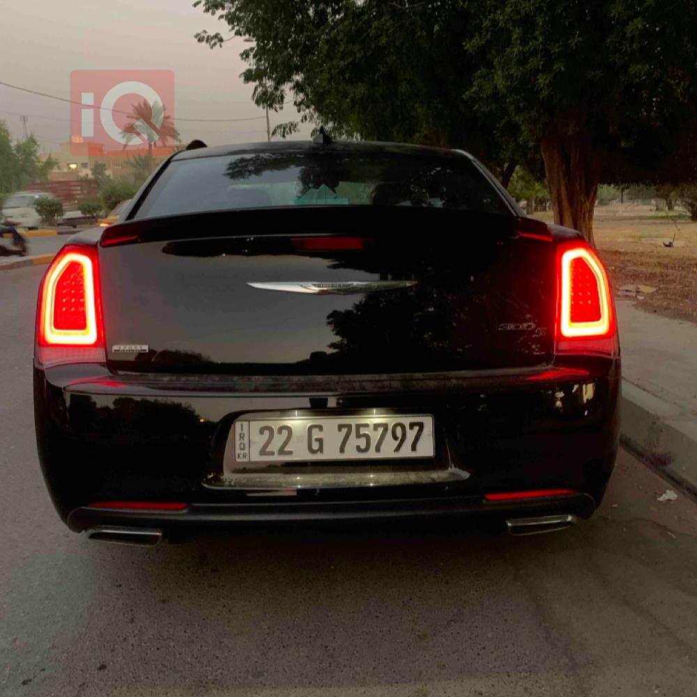 كرايسلر 300